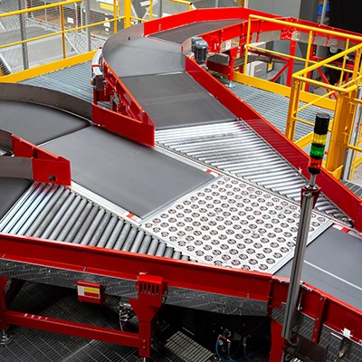 Multi-directional conveyor belt