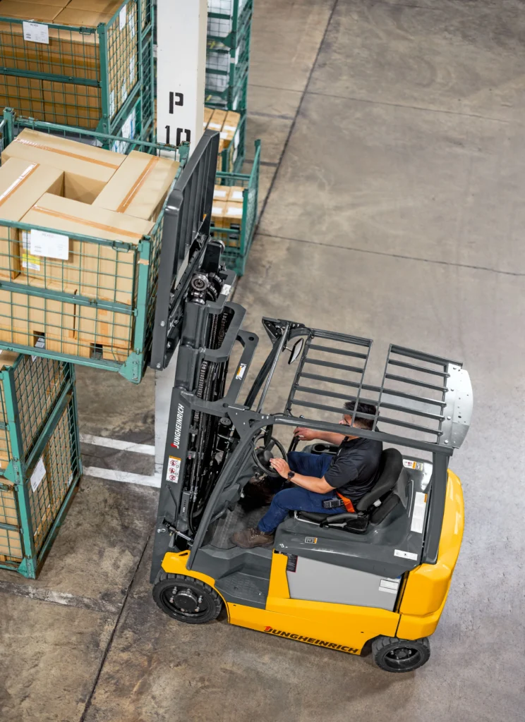 EFG C20Q-C40Q Jungheinrich forklift moving product