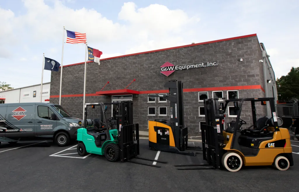 Charlotte G&W Equipment location with forklifts out front.