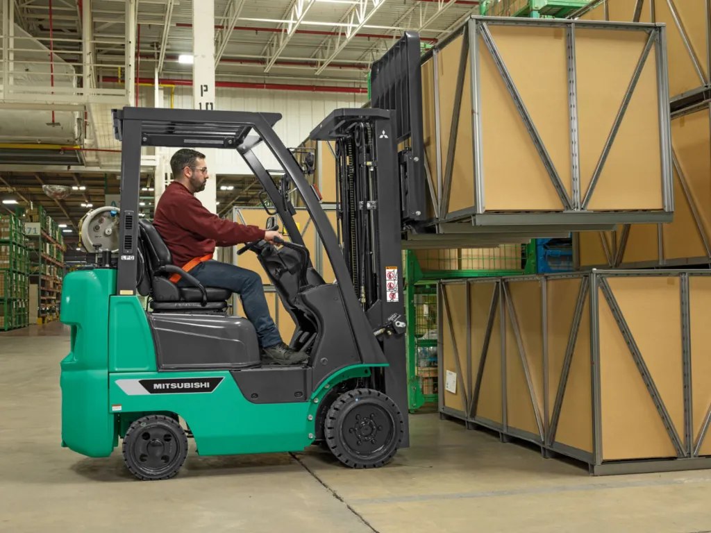 Mitsubishi FGC25 LP Gas Cushion Tire Forklift