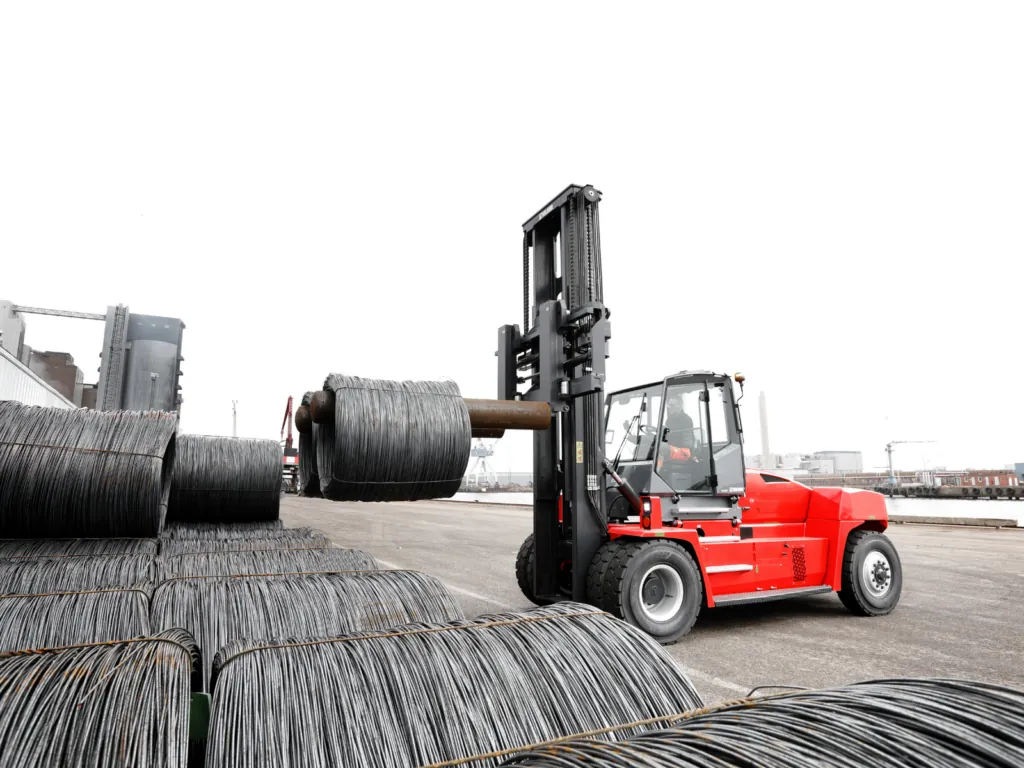 KALMAR DCG160-12 Diesel Pneumatic Truck